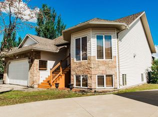 12721 89th St, Grande Prairie, AB T8X8C6