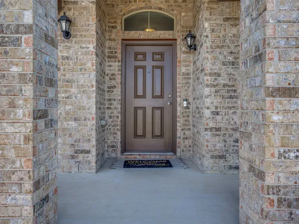 404 Saratoga Ln, Ponder, TX 76259