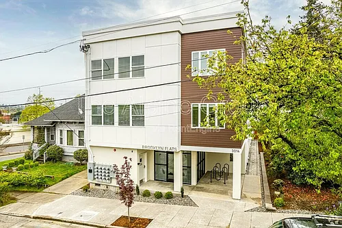 3014 SE 8th Ave Photo 1