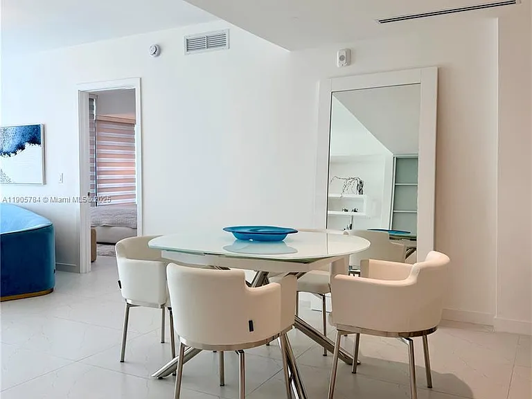 9901 E Bay Harbor Dr #505 — Photo 3