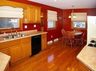 467 Jefferson St, Oconomowoc, WI 53066