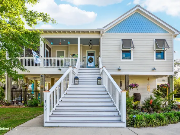 109 Whispering Pines Dr, Waveland, MS 39576
