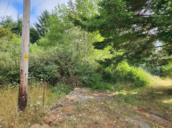 2425 Sunrise Ave, Crescent City, CA 95531