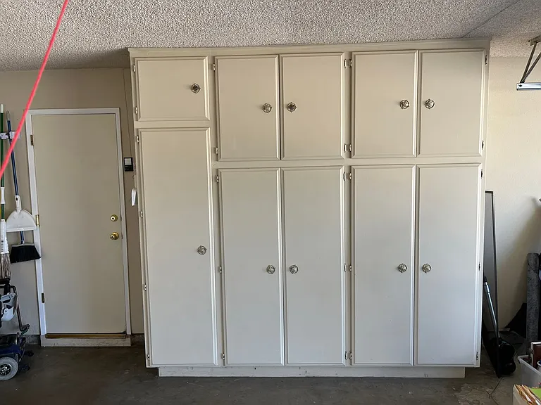 1090 Foxenwood Dr — Photo 14