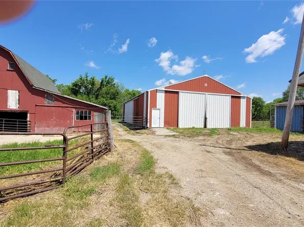 78 Franks Ln, Hillsboro, IL 62049