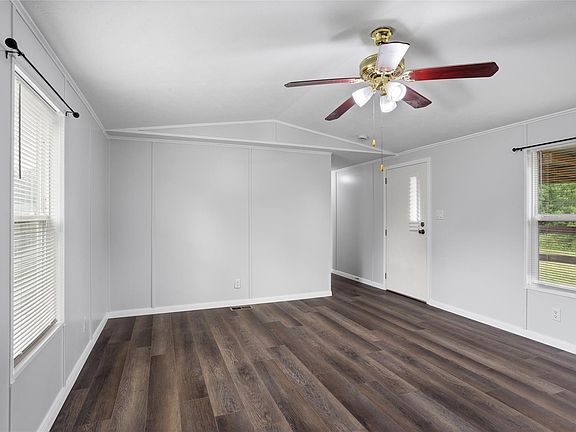 5th image of 6304 Sexto St