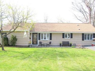 5 Kendall Rd, Kendall Park, NJ 08824