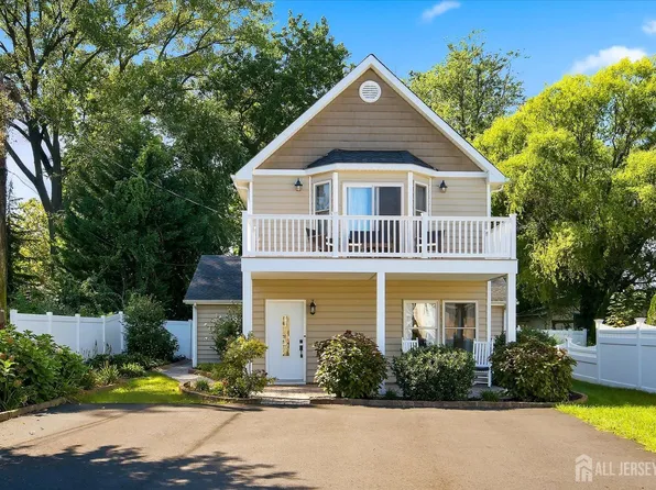 1603 W Maplewood Rd, Wall Township, NJ 07719