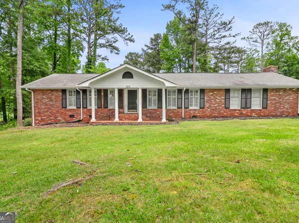 320 Almon Rd, Carrollton, GA 30117