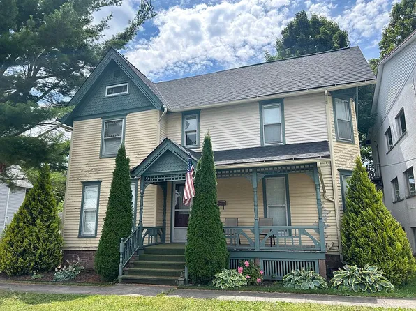 32 E Albion St, Holley, NY 14470