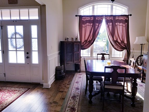 3rd image of 616 Fieldstone Dr