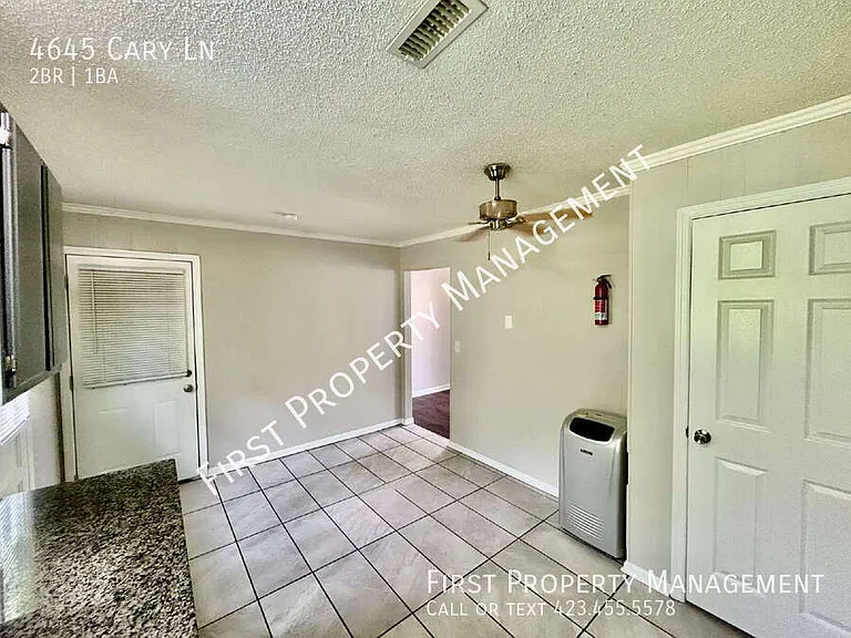 4645 Cary Ln — Photo 5