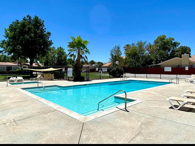2242 Gregory Ave — Photo 74