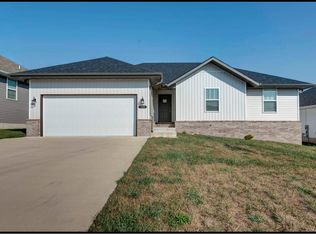 834 E Acacia Ln, Nixa, MO 65714