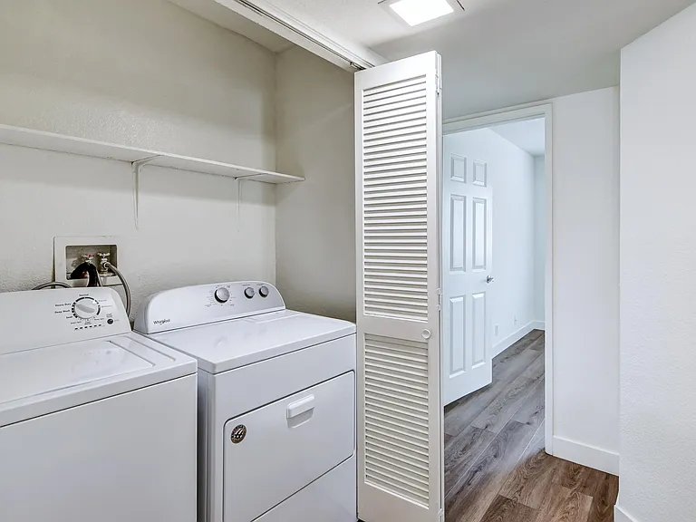 Rancho Hillside Apartments — Photo 38