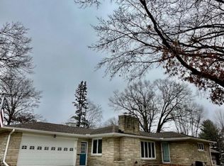 1 Cascade Ter, Burlington, IA 52601