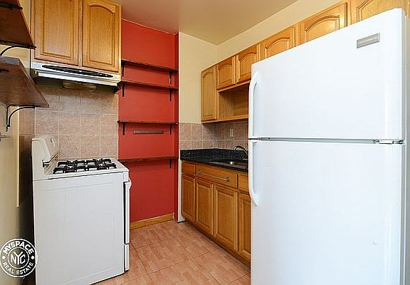 2nd image of 466 Franklin Ave #7D