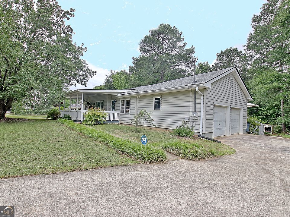 1st image of 70 Moore Rd