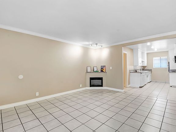 5th image of 372 N Vecino Dr APT 2