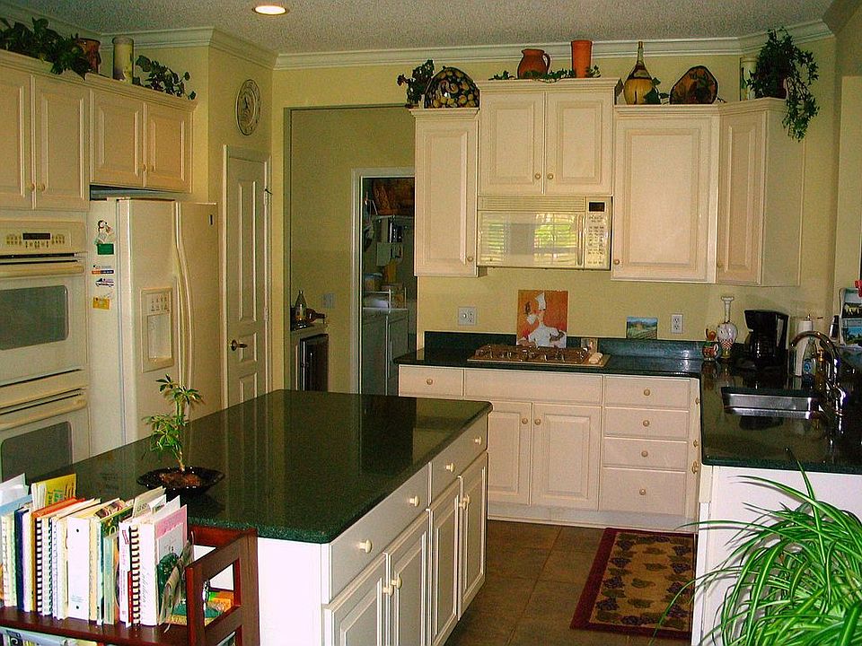 silestone, dbl ovens, gas range