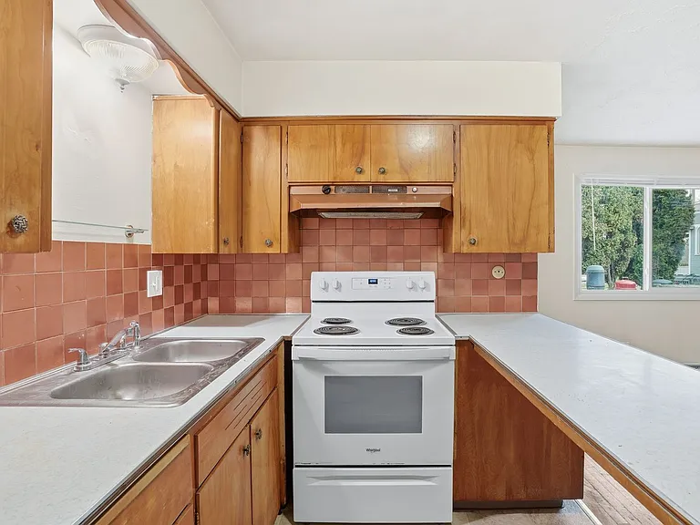 1611 W 8th Ave — Photo 9