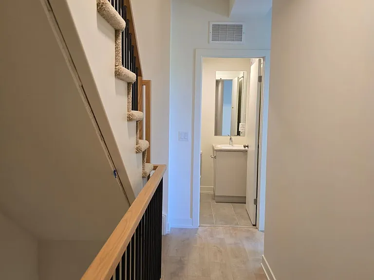 16 Melbourne Ave #320B — Photo 21