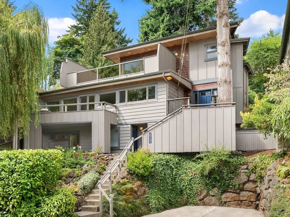 11915 Lakeside Place NE, Seattle, WA 98125
