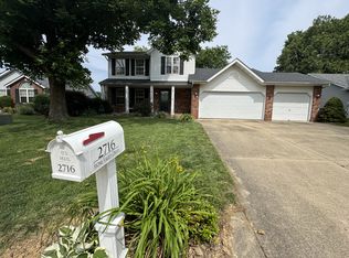 2716 Stone Valley Dr, Maryville, IL 62062