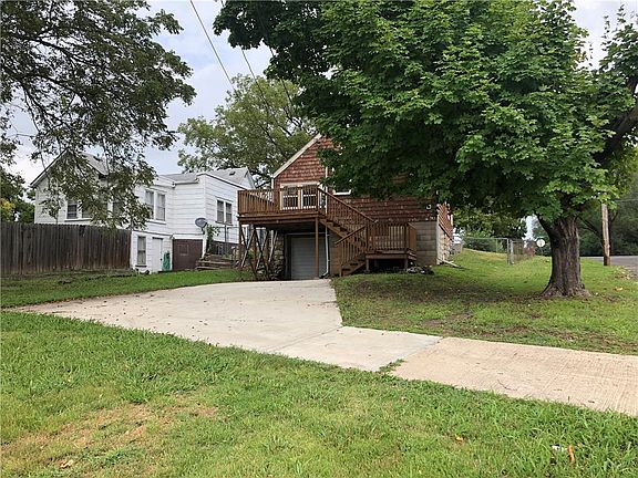 2nd image of 801 N 8th St