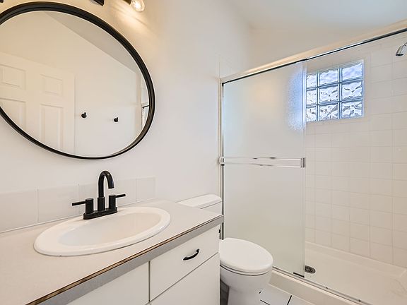 Upstairs 3/4 bath