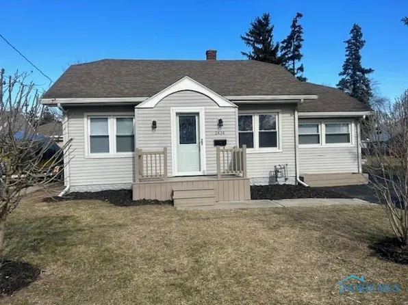2434 Roseview Dr, Toledo, OH 43613