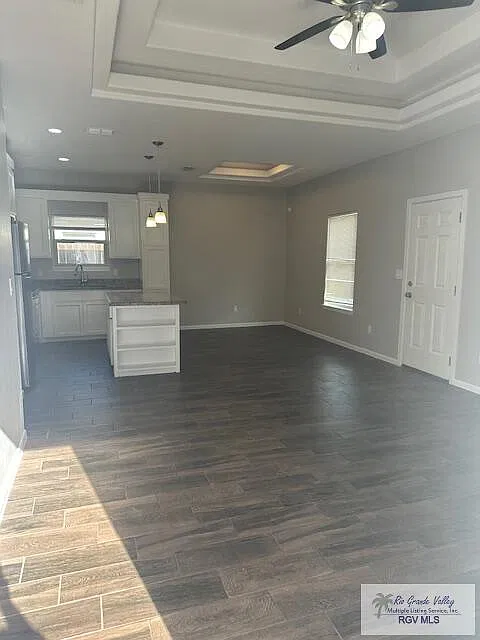 3 bed, 2.0 bath, 1039 sqft, $1,175 — Photo 3