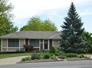 1824 SW Mic O Say Dr, Blue Springs, MO 64015