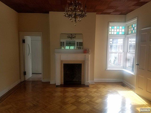 1st image of 136-138 Lincoln Ave