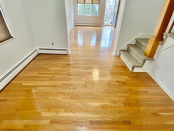 3rd image of 315 Sharon Ave