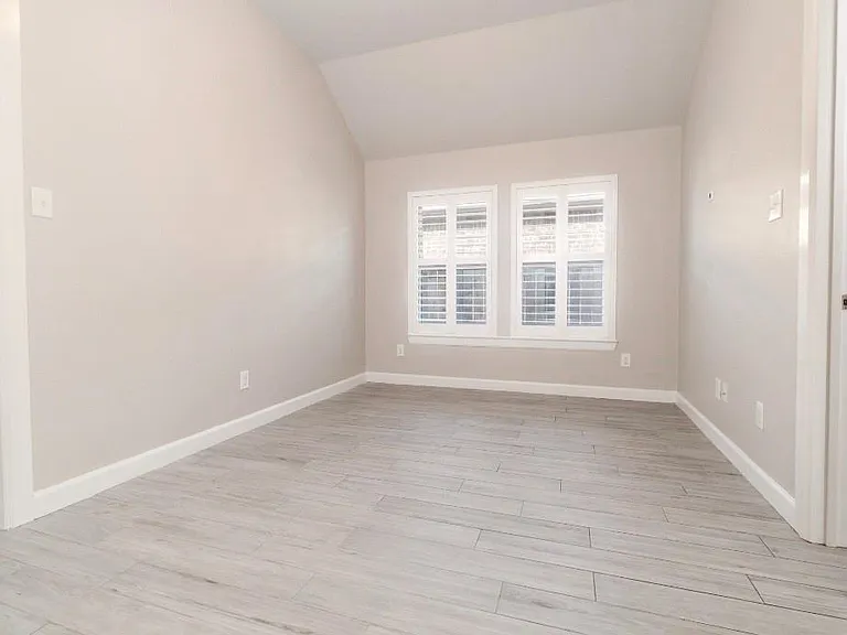 9615 Spring Ct — Photo 14