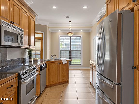 4th image of 118 Greenside Ct