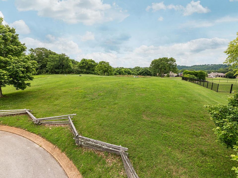 245 Grey Feather Rd 043