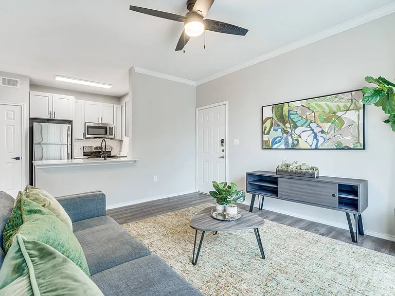Lakeline Villas — Photo 14
