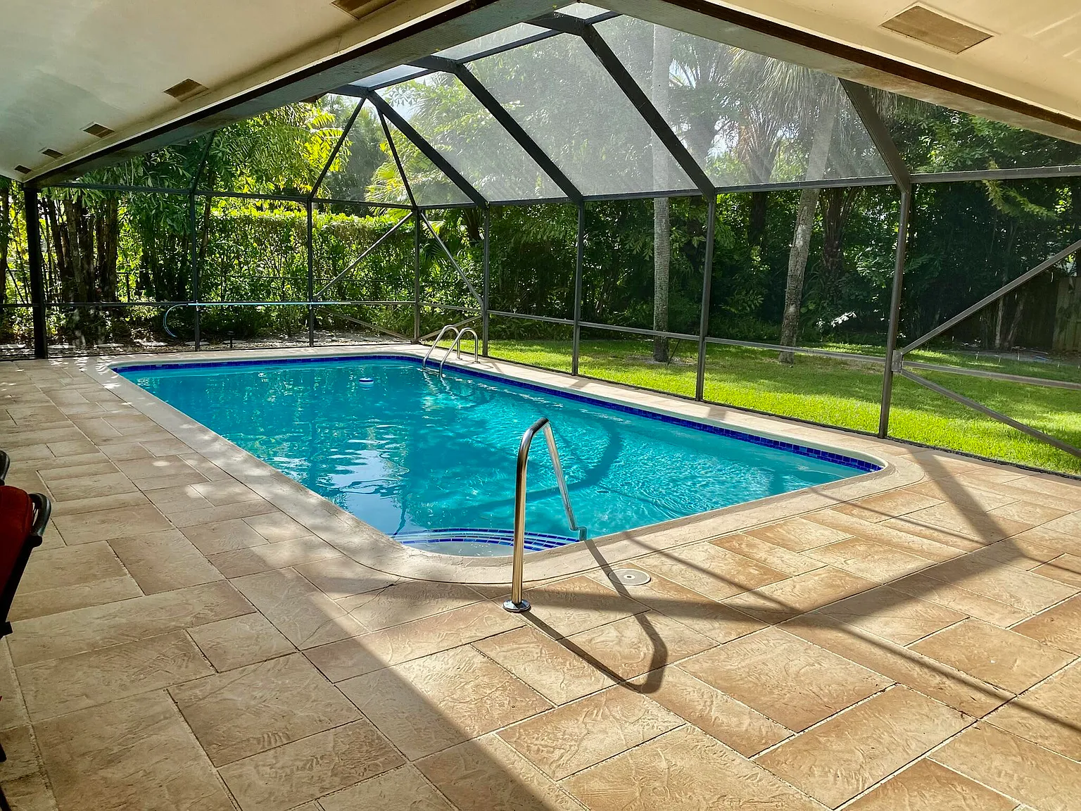 4 bed, 2.5 bath, 2242 sqft, $7,500 — Photo 2