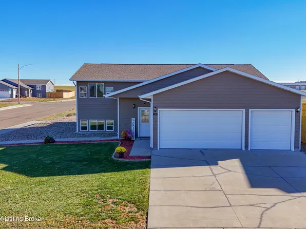 605 5th Ave SE, Dickinson, ND 58601