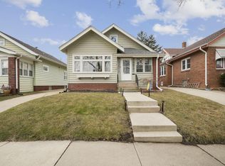 716 Monroe Ave, Racine, WI 53405