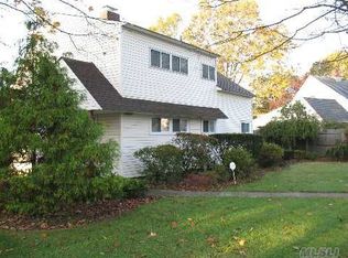 58 Scholar Ln, Levittown, NY 11756