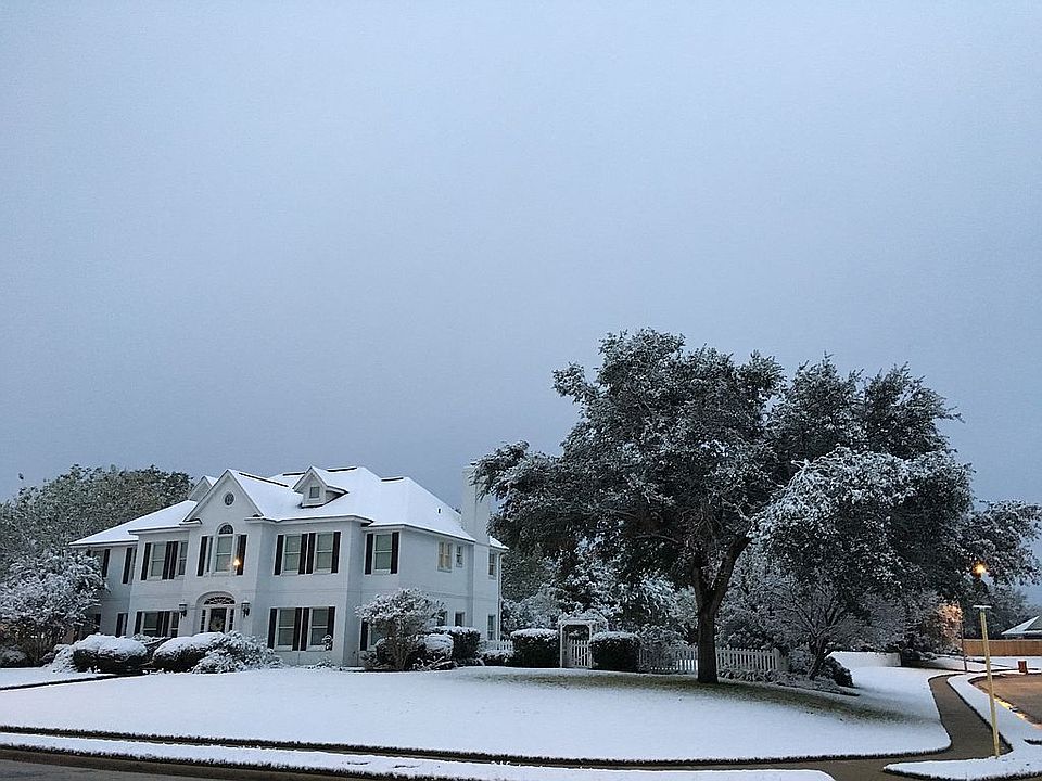 1st image of 201 Creekridge Dr