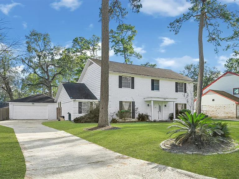 1111 Belaya Ln — Photo 2