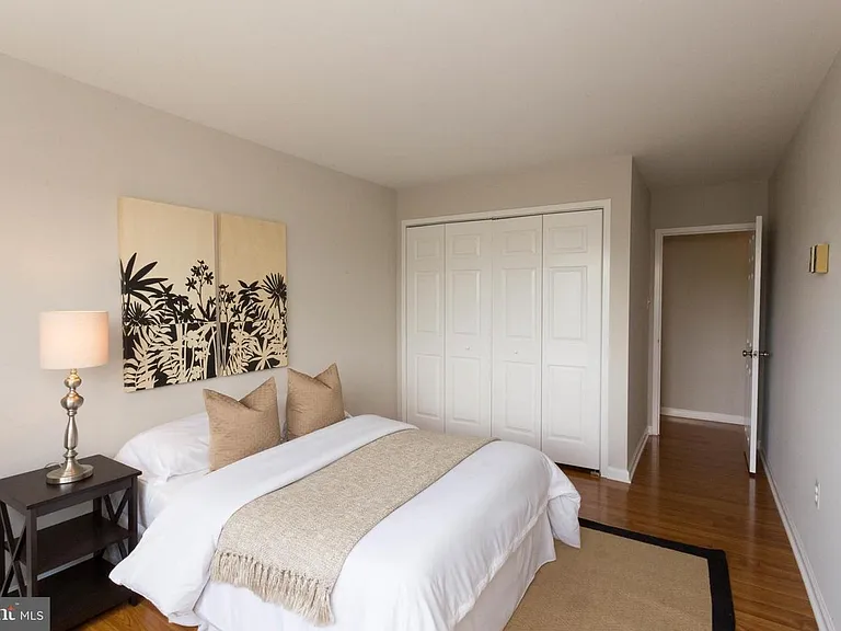 2500 N Van Dorn St #1028 — Photo 14