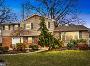 1059 Log College Dr, Warminster, PA 18974