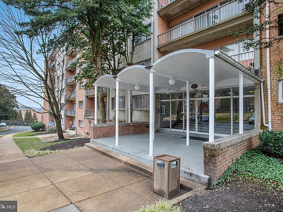 2nd image of 5801 Quantrell Ave APT L1
