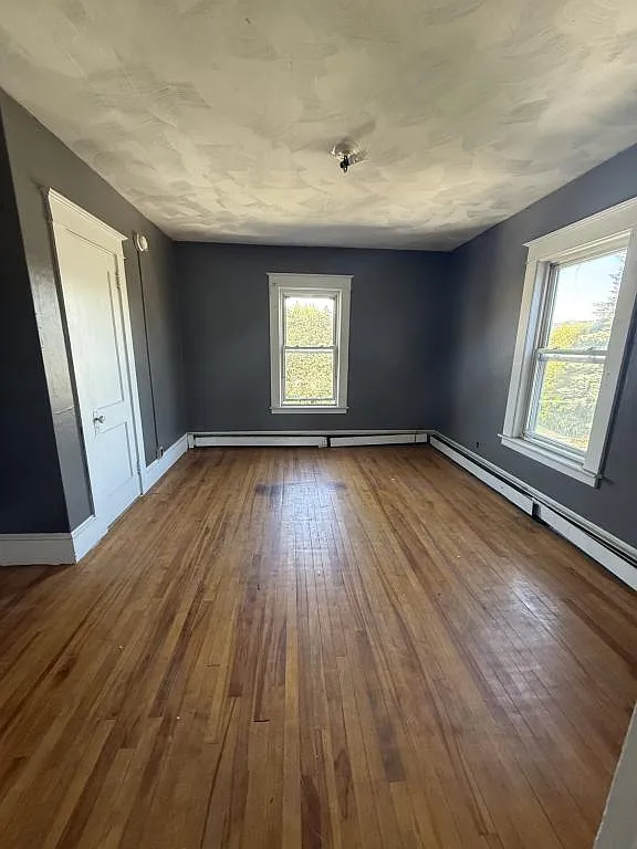 653 Cheshire St — Photo 3