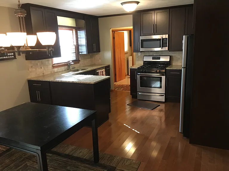 2210 Washington St — Photo 2